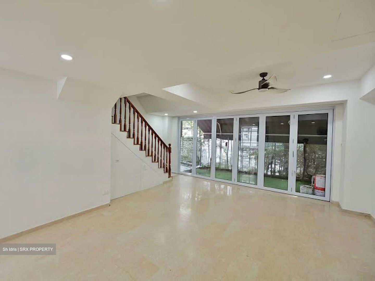 Loyang Court (D17), Terrace #570589641